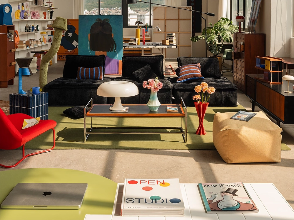 Contract Curation Designer Studio Reception, Paris
